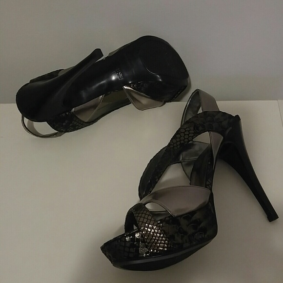 GUESS Pewter & Black Faux Snakeskin Heels - Picture 3 of 7